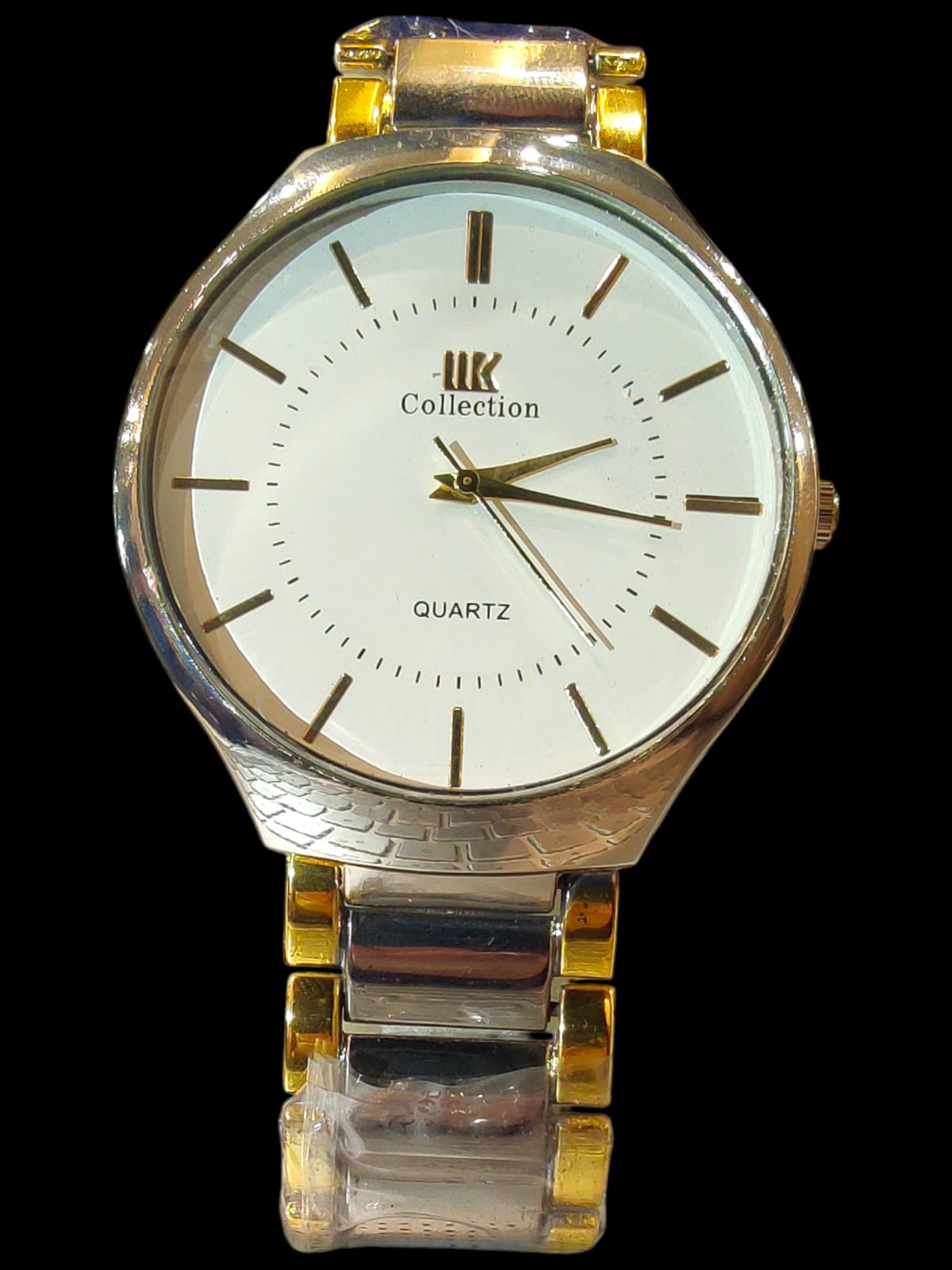 Couple Watch Set – Silver & Gold | Quartz Movement | Gift for Him & Her