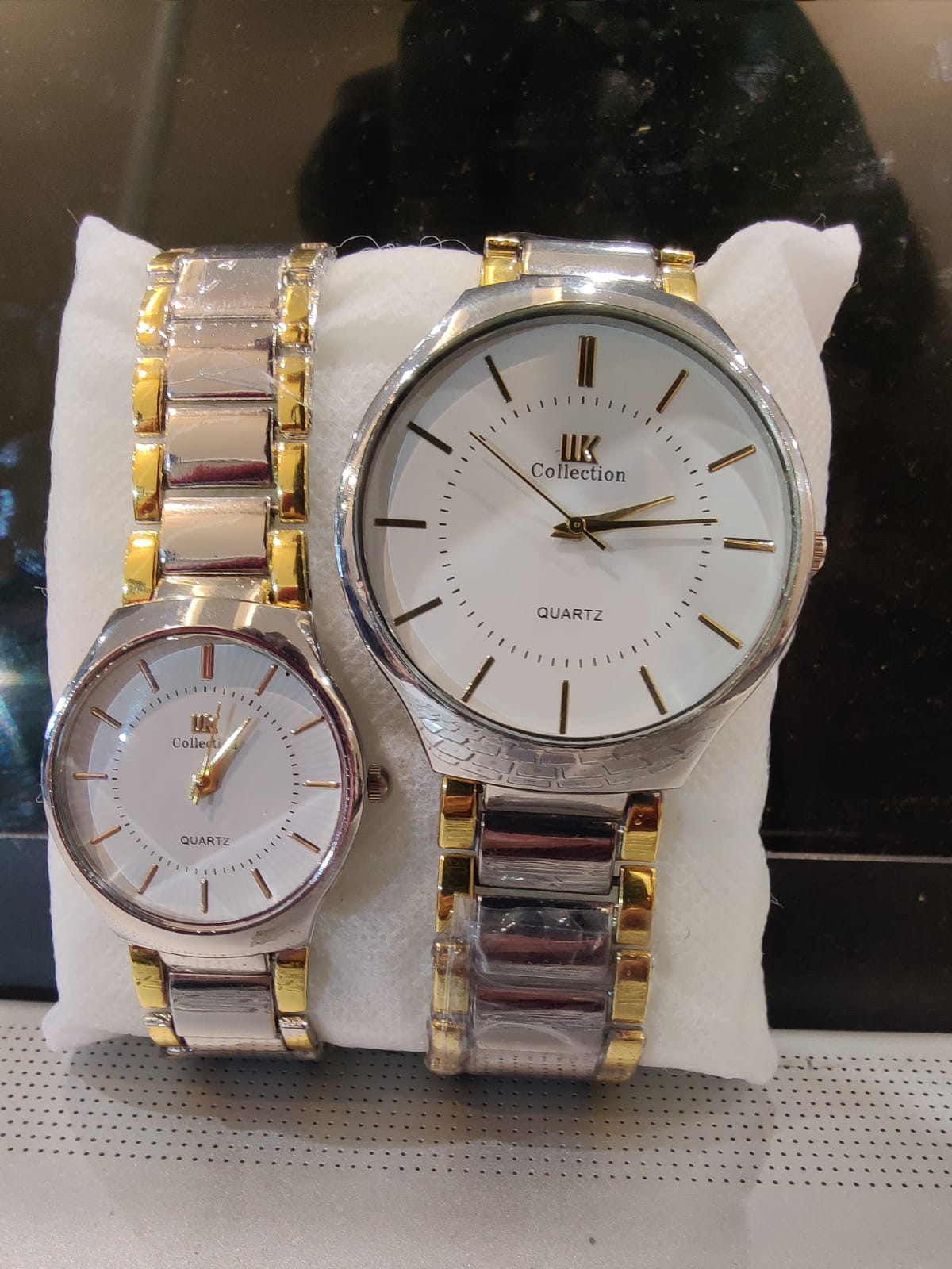 Couple Watch Set – Silver & Gold | Quartz Movement | Gift for Him & Her